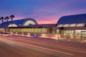 John Wayne Airport,